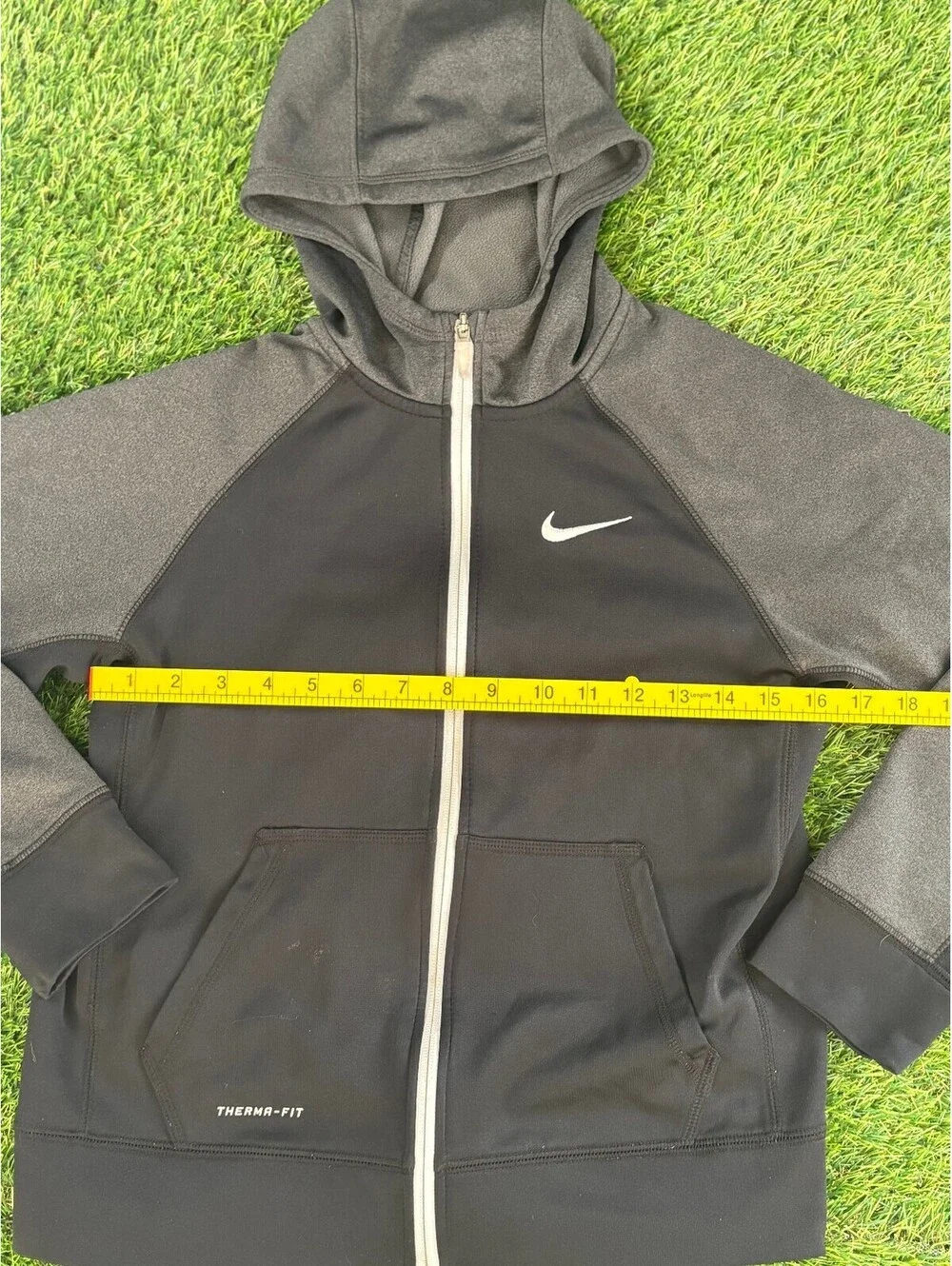 Vintage Nike Therma-Fit Black and Gray Hoodie, Men's L